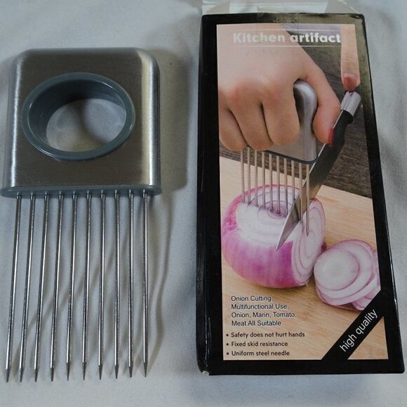 Kitchen Artifact Stainless Steel Onion Cutter Kitchen Gadget - Picture 3 of 3